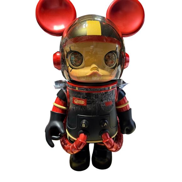 MEGA SPACE MOLLY DISNEY 100th ANNIVERSARY LIMITED EDITION - Picture 1 of 9